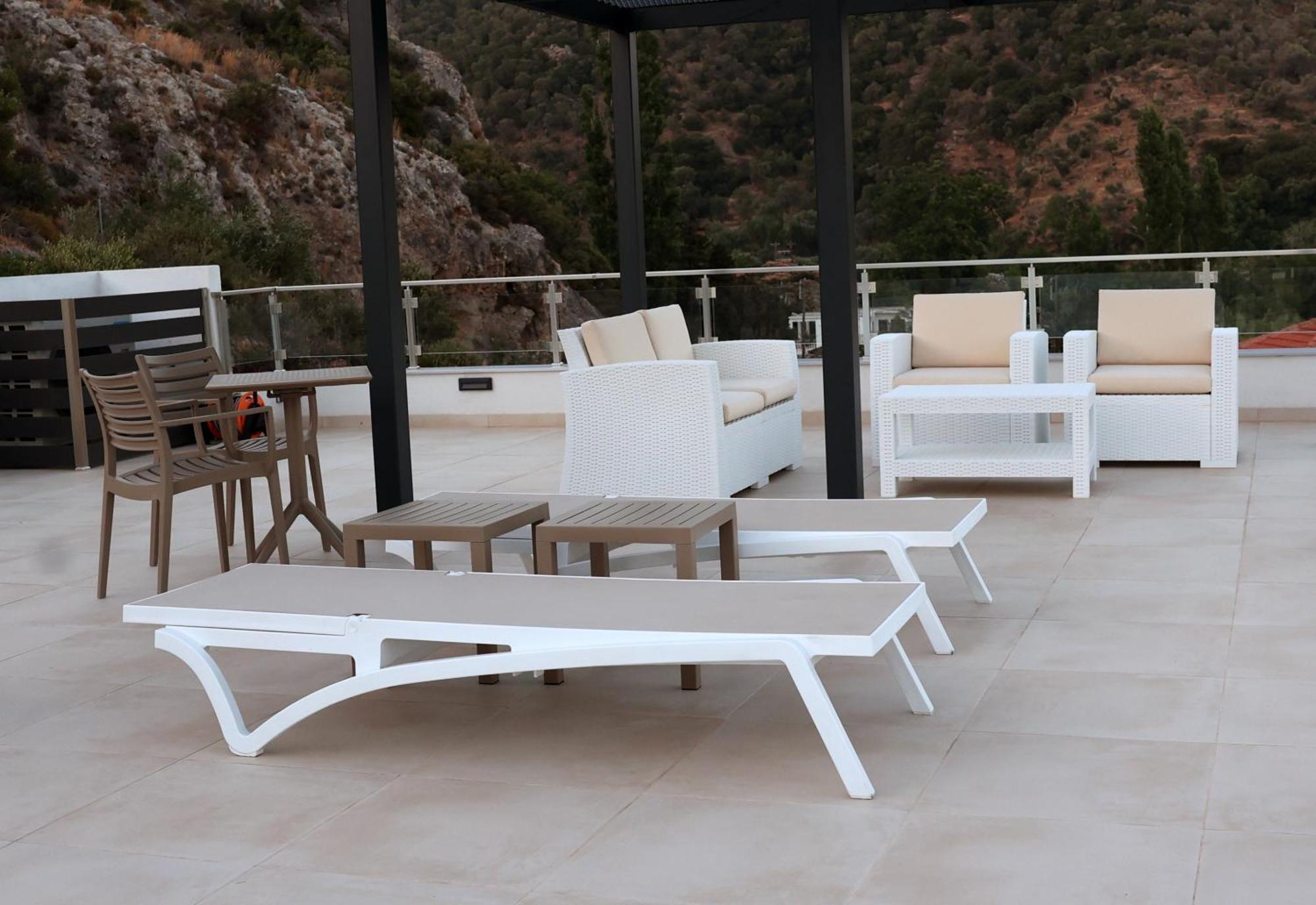 Ocean View Studios And Luxury Rooms Plomari Екстериор снимка