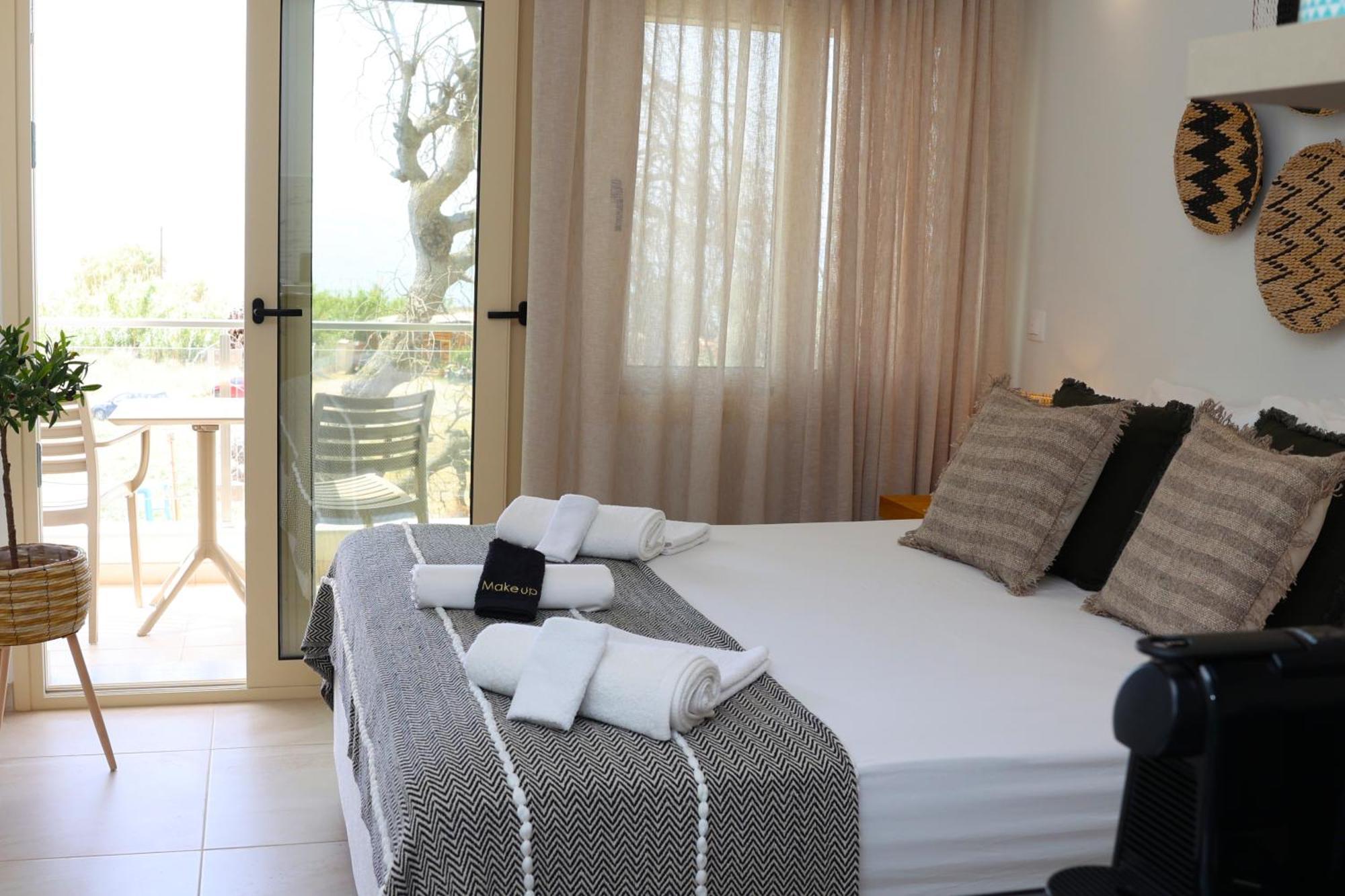 Ocean View Studios And Luxury Rooms Plomari Екстериор снимка